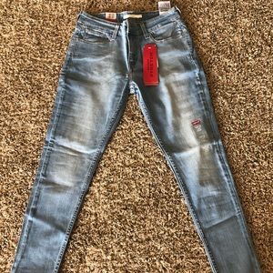 Levi’s 535 Super Skinny Jeans